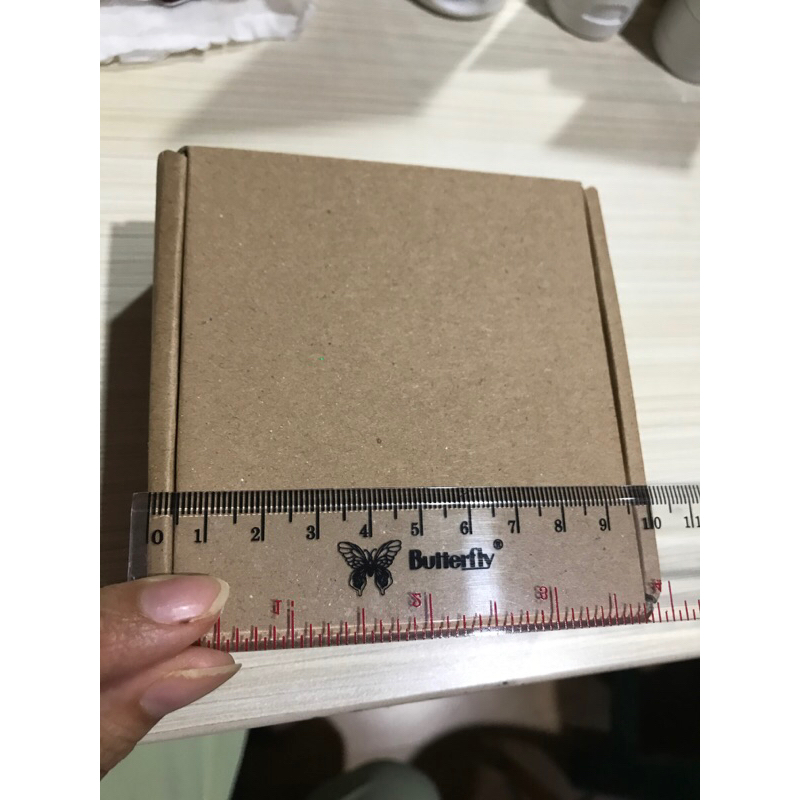 

Box gift kardus/kotak hadiah