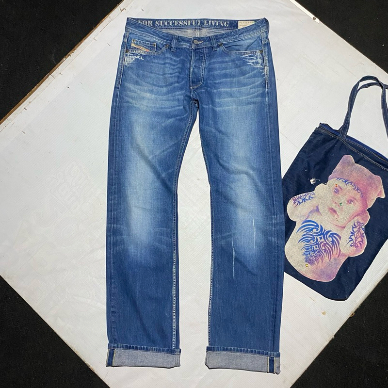 celana jeans diesel induatry