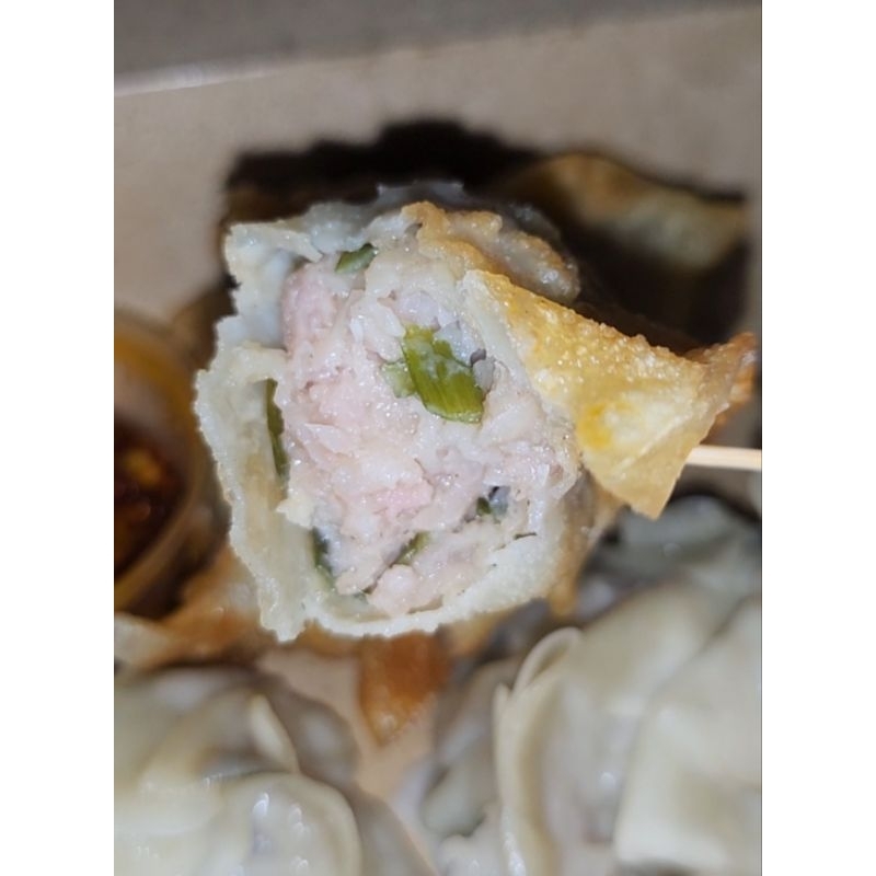 

Gyoza VIRAL by IKHANA KITCHEN MALANG / Gyoza Frozen Full Daging Ayam Tanpa Pengawet // Suhu Ruang Tahan 1-2 Hari || Bisa pakai PAXEL