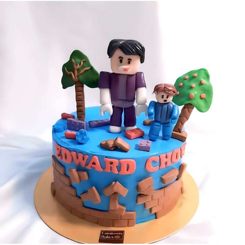 

ROBLOX 3D FONDANT CUSTOM CAKE