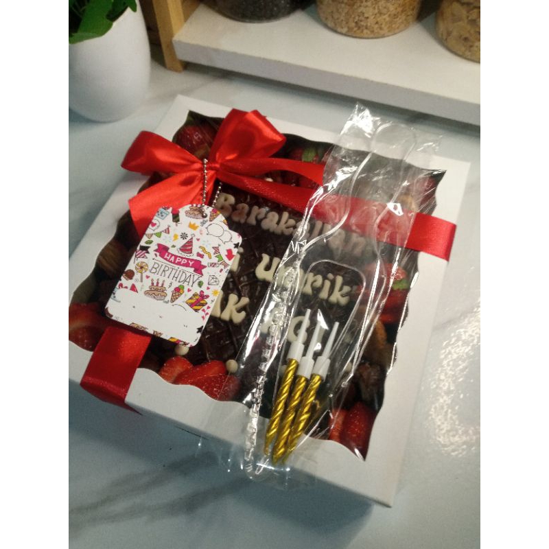 

DEB HAMPERS BROWNIES CUSTOM SIZE 20X20