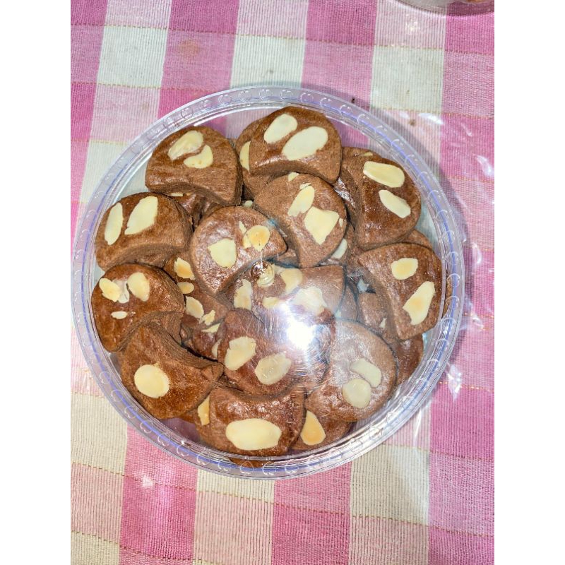 

cookis coklat almond | kue kering coklat almond