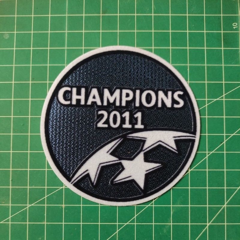 PATCH / Badge Defending 2011 Retro
