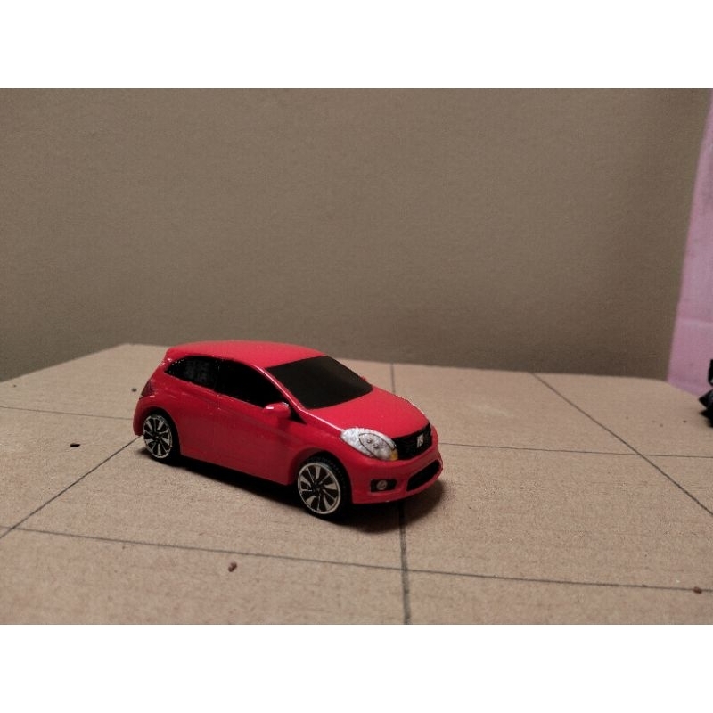 Miniatur/Diecast Mobil Honda Brio Merah (2017)