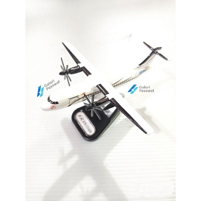 Miniatur Replika Pesawat ATR Xpressair
