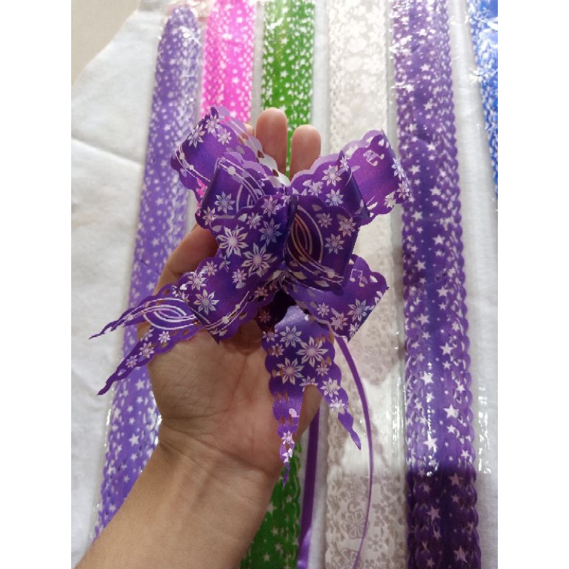

Pita serut Motif isi 10pcs ukuran besar untuk bingkisan atau kado