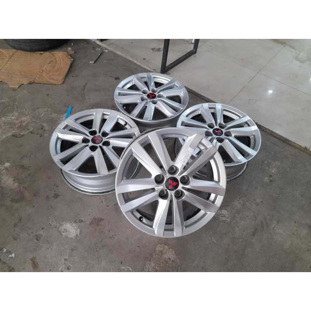 VELG MOBIL BEKAS R17 BAUT 5 STD OUTLANDER R17 X6,5 5X114,3 ET46