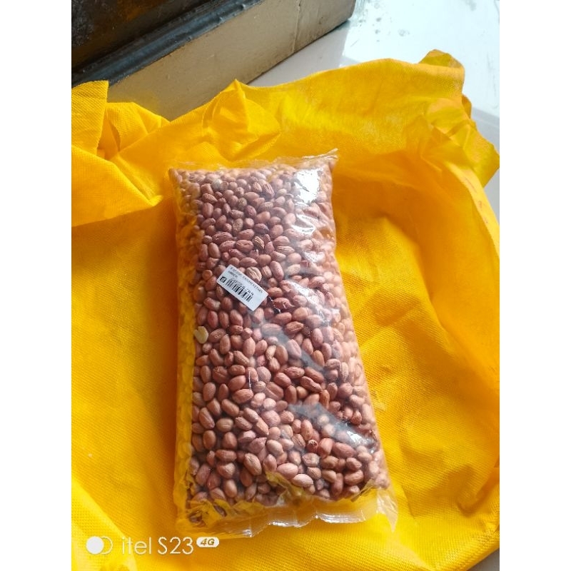 

kacang tanah kupas