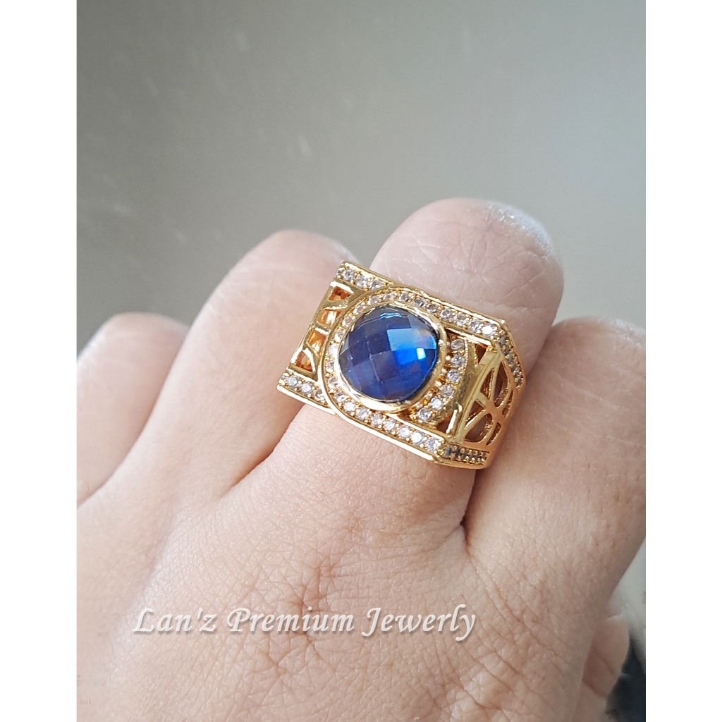 Cincin Pria Roy Biru Kristal Berlian Titanium 22K (emas)
