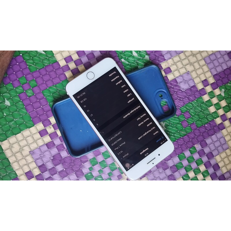 ip7Plus 128 all operator