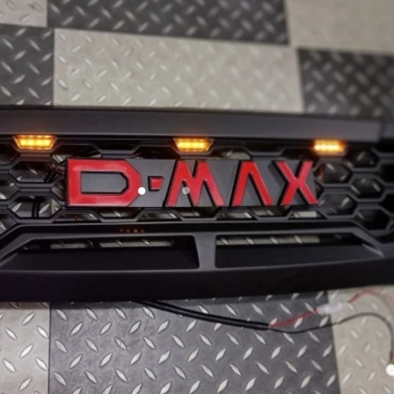 grill isuzu D.MAX di lengkapi led(import)