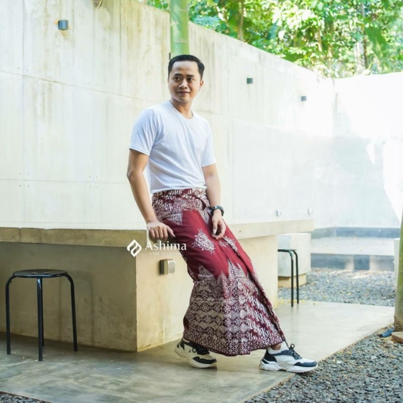 Sarongku id - Sarung Ashima Motif 5 Merah Batik Putih - Sarung Santri Putra - Sarung Batik Pekalonga
