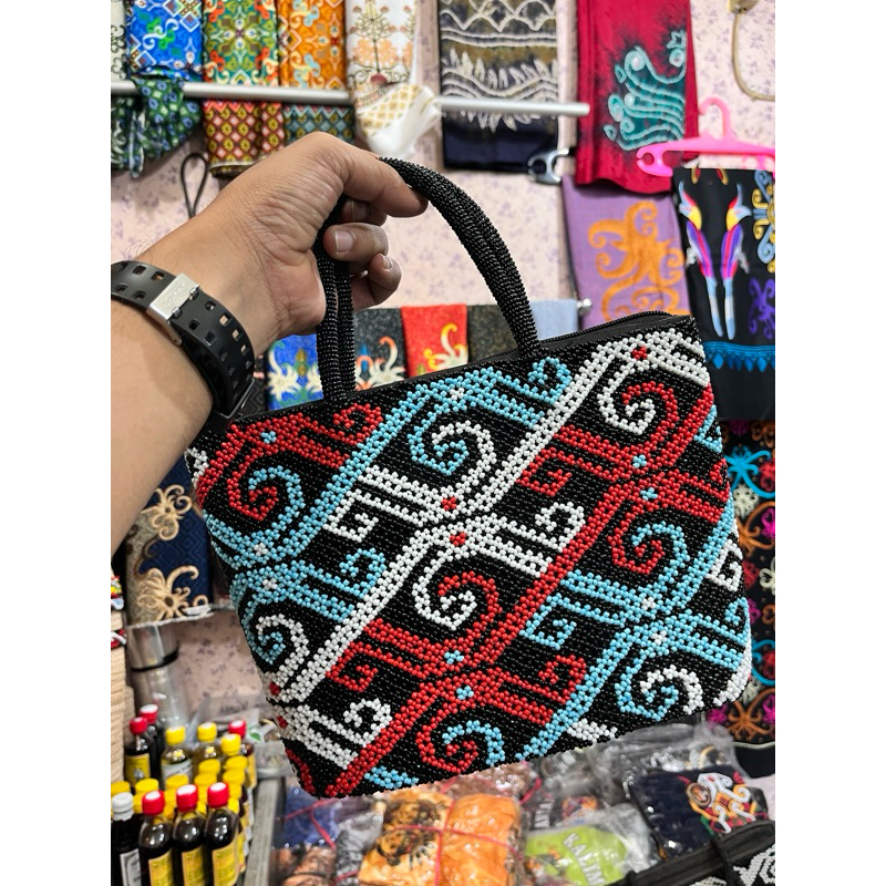 Tas Manik Khas Kalimantan