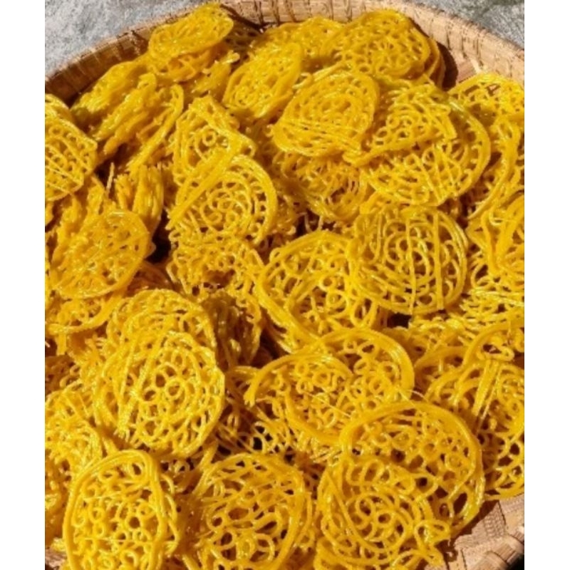 

Kerupuk Mie Kuning Matahari Asinan Kemasan Mentah 250gr KHAS TEGAL