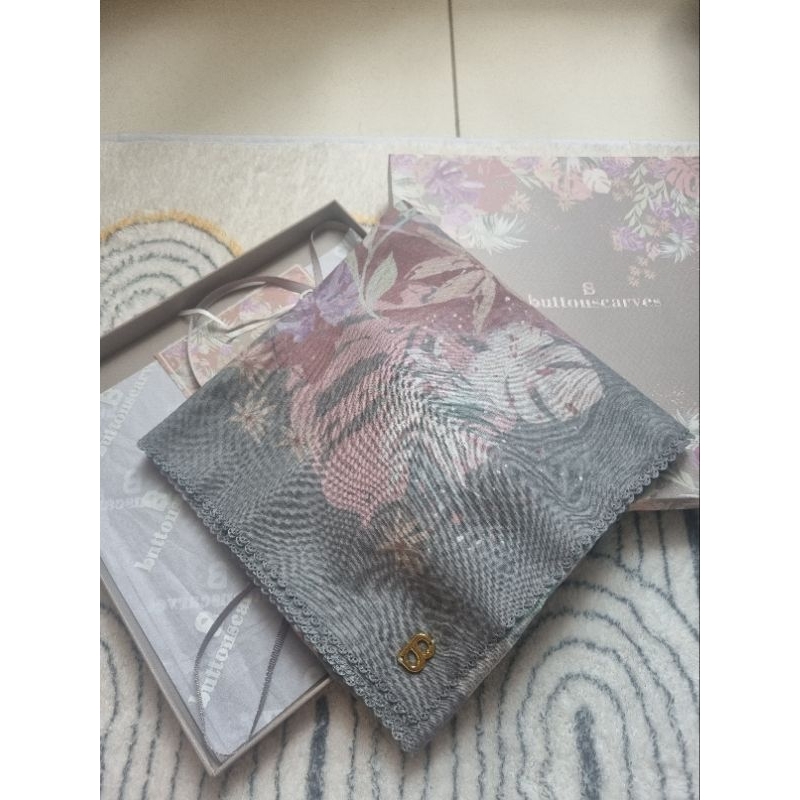 Buttonscarves PL - Tropicale Extended Voila Square in Siena