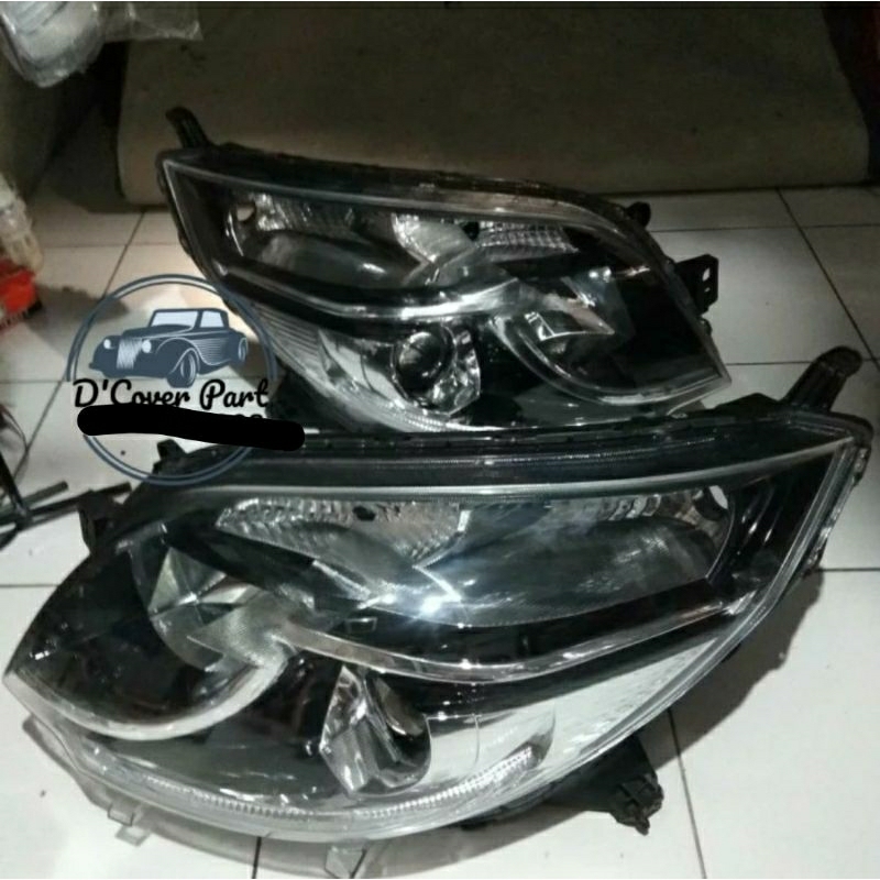 headlamp lampu depan Toyota rush terios 2016
