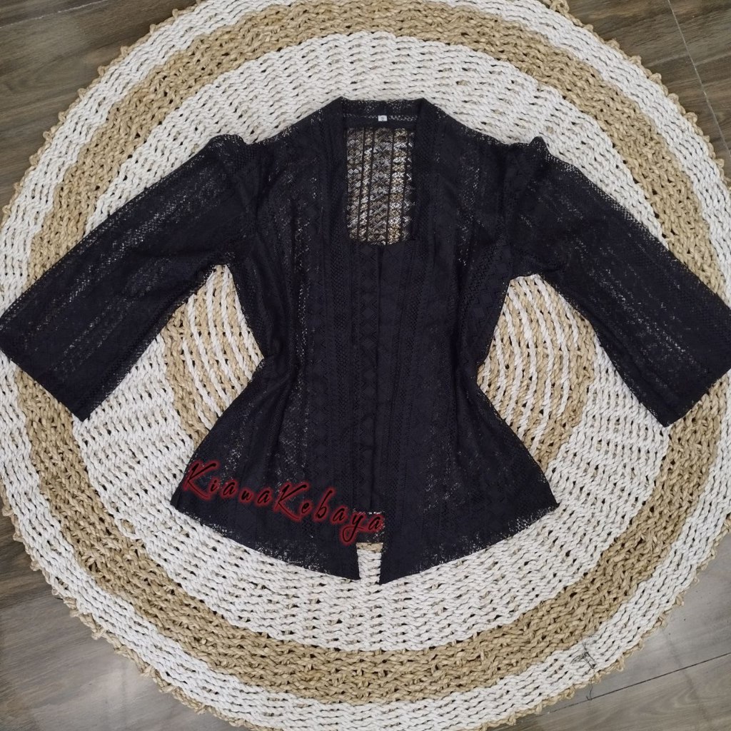 Kebaya Brokat Lonceng Messy Bali Wisuda Modern