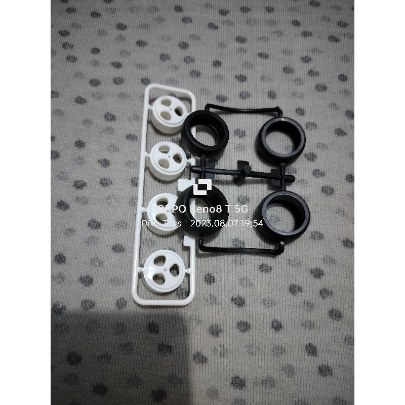 Tamiya Velg Classic Dash 001 Super Emperor + Ban Slick