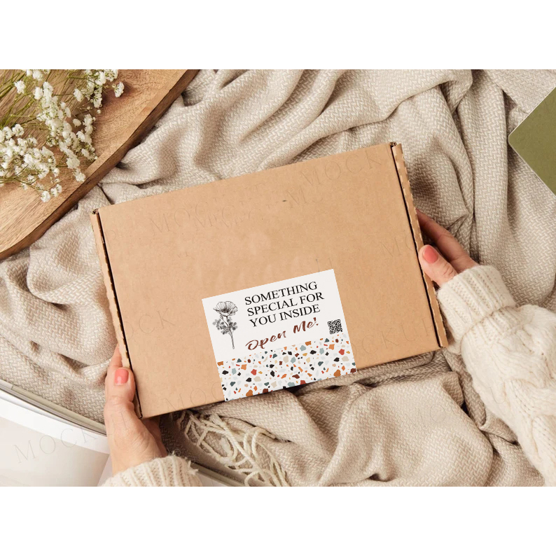 

Gift Box Ukuran 30x40 Rustic Warna Coklat dengan tali rami dan seal sticker