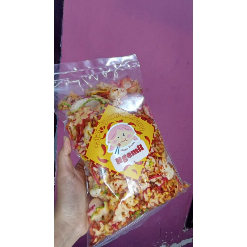 

Snack Mie Kering Pedas Bumbu Rempah