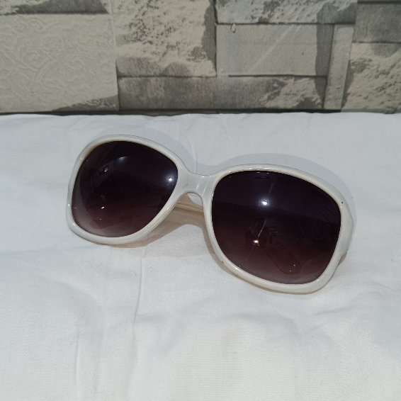 [PRELOVED] RETRO SUNGLASSES