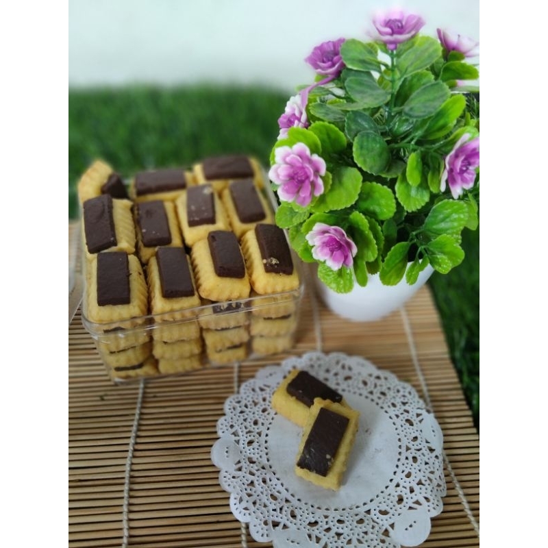 

KUE STIK COKLAT