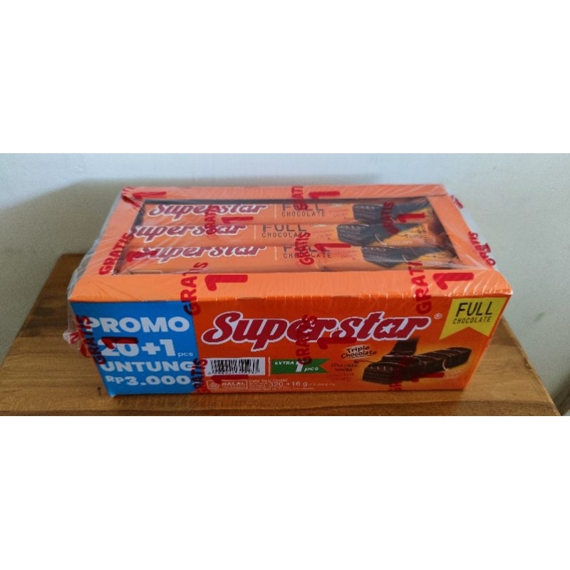 

ROMA WAFER SUPERSTAR TRIPLE CHOCOLATE COKLAT BOX 20PCS X16gr dan 12pcsx16gr