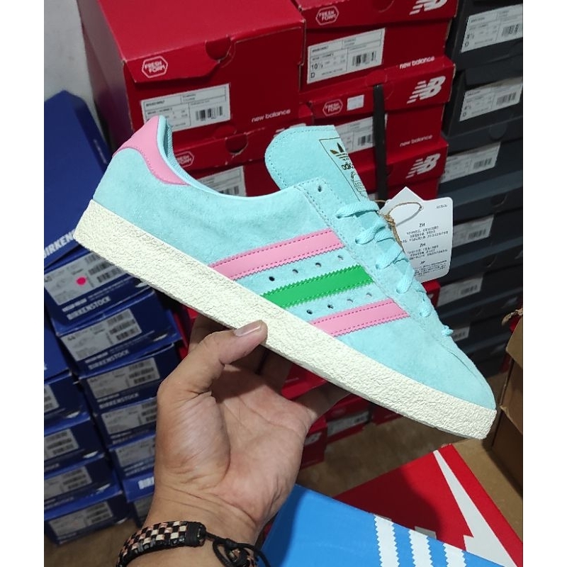 SEPATU SNEAKERS ORIGINAL SEPATU CASUAL ADIDAS ORIGINAL YABISAH MULTICOLOUR ORIGINAL 100% BNIB RESMI