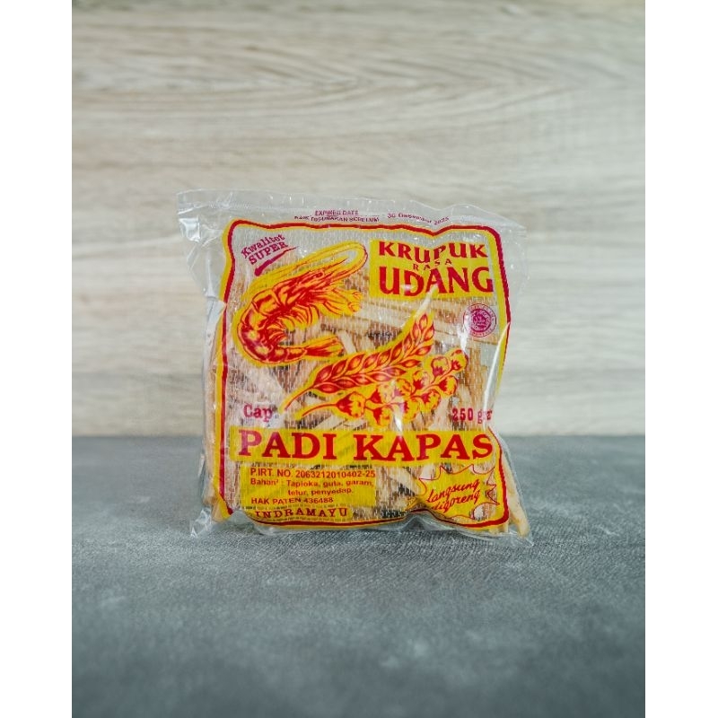 

Kerupuk Mentah Udang Stik Cap Padi dan Kapas Kemasan 250 Gram.