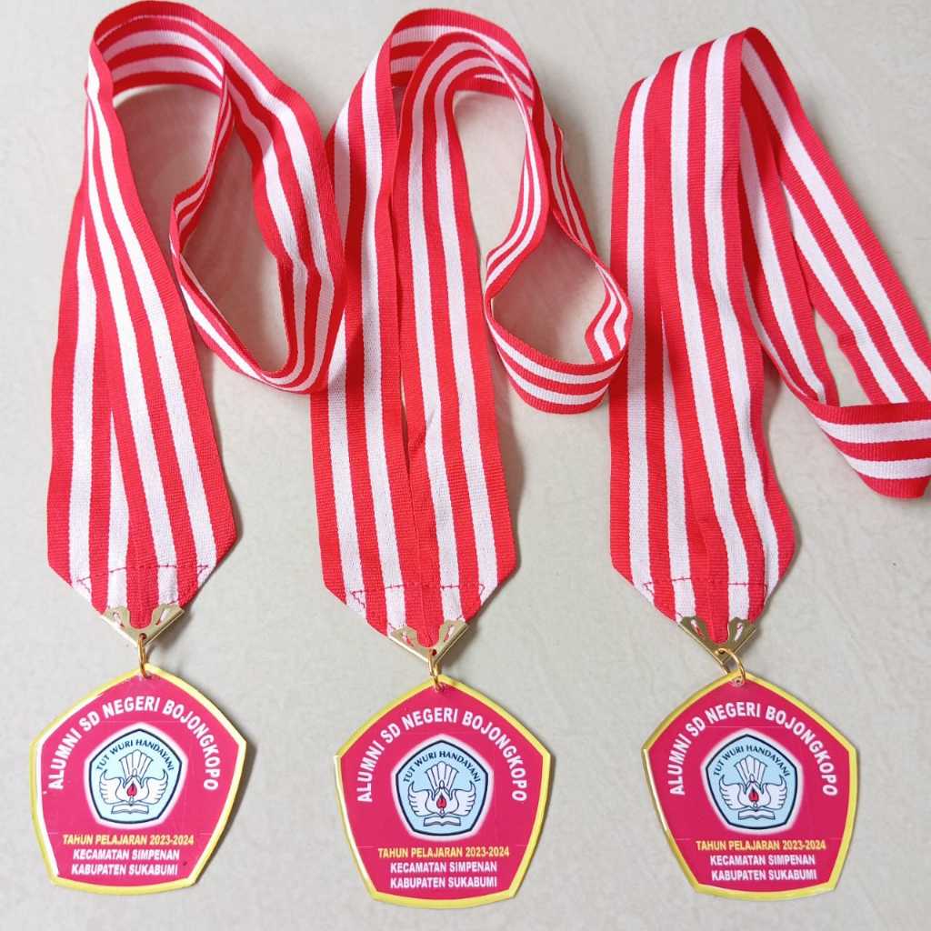 

Medali Wisuda Custom Akrilik Logam