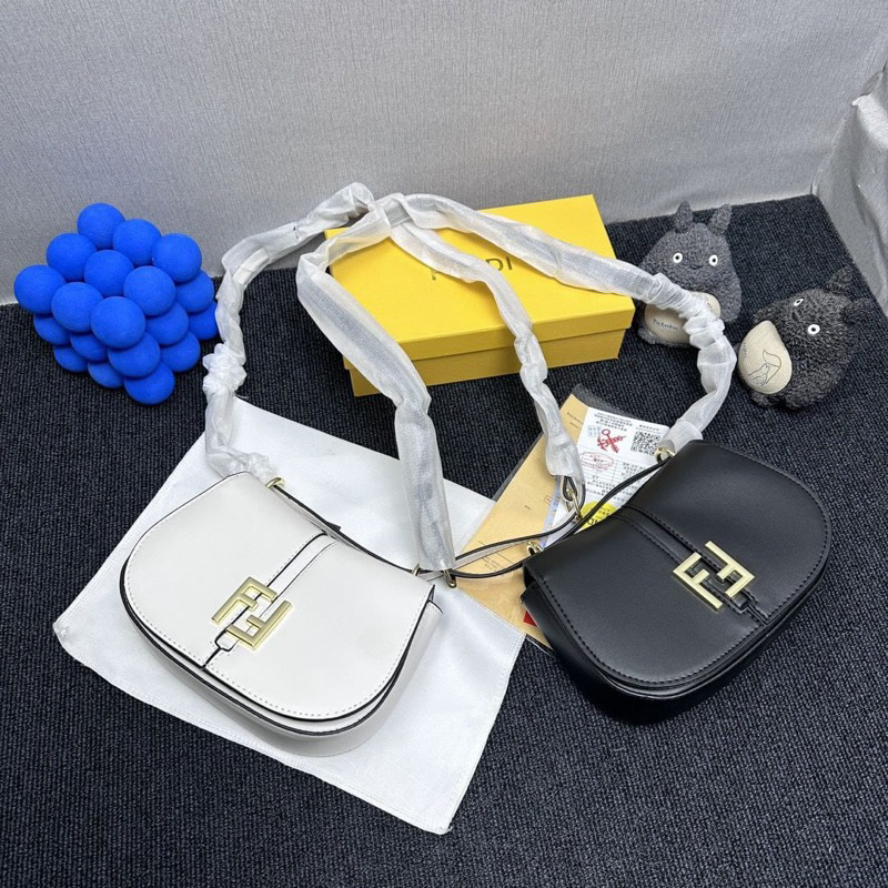 TAS SELEMPANG FENDI FREE BOX INVOICE SERTI SURDE BARCODE