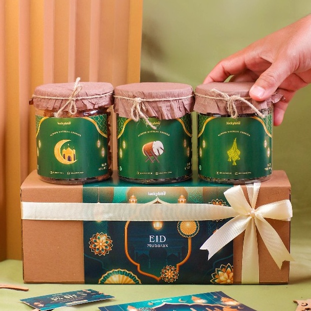 

Terlaris Hampers Lebaran Idul Fitri Parcel Lebaran Ramadhan Eid Hampers Cookies 3 Jar FREE KARTU PITA VOUCHER BUBBLE WRAP LUCKYBITE