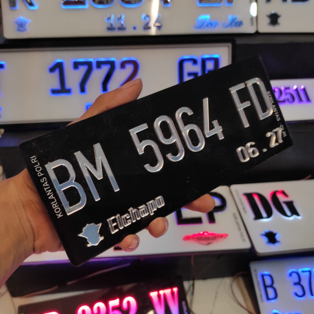 Spotnex Plat Nomor Hitam Timbul Crome Akrilik Sepeda Motor