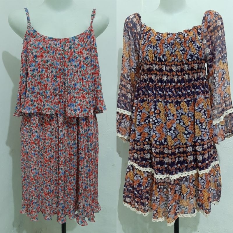PRELOVED LIKE NEW MINI DRESS PLISKET BUNGA BUNGA KECIL ALA SUMMER GAUN MEREK