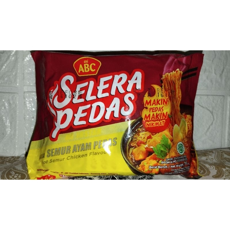 

Mi rebus instant ABC semur ayam pedas 70g