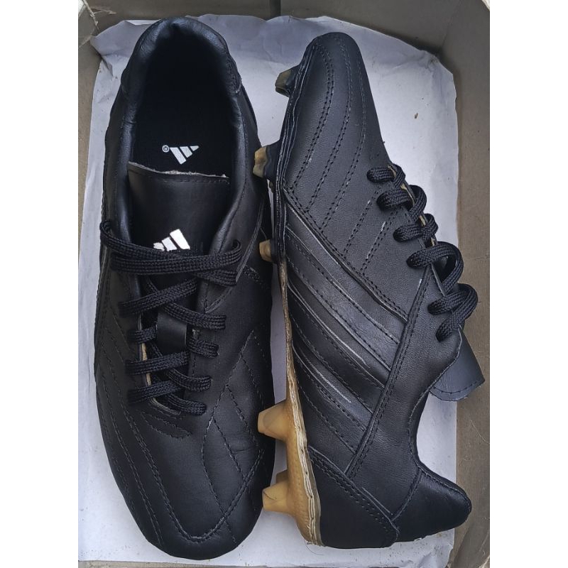SEPATU BOLA KULIT SUDAH DIJAHIT/SOL. JAHITAN/SOL MANUAL SANGAT" KUAT.