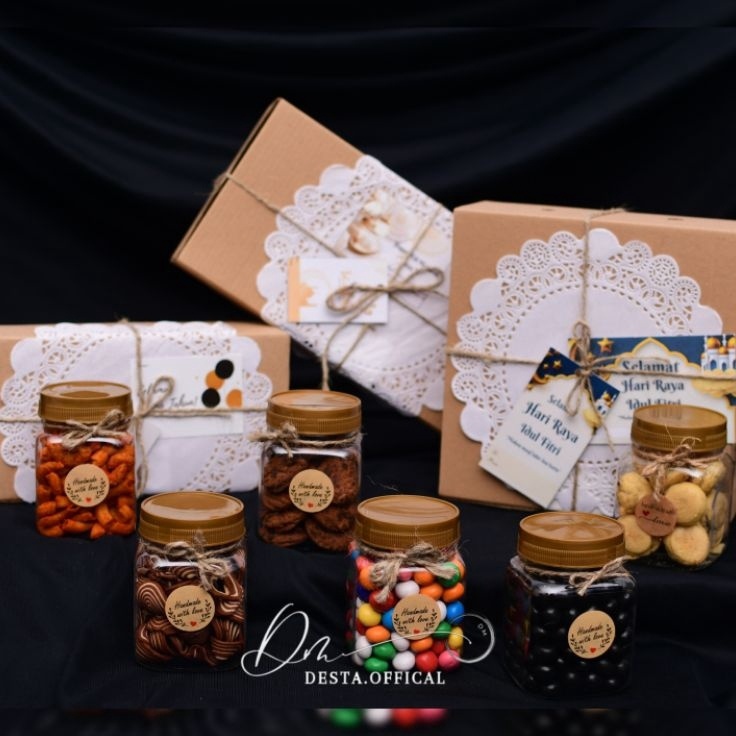 

Suplier1st HAMPERS KUE KERING HAMPERS LEBARAN GIFT BOX GIFT BIRTHDAY HAMPERS RAMADHAN PAKET KUE KERING