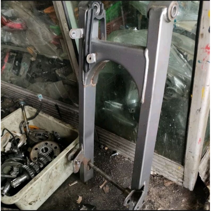 swing arem arm capitan udang roda belakang original yamaha jupiter z1 z 1 one 1dy fi bekas