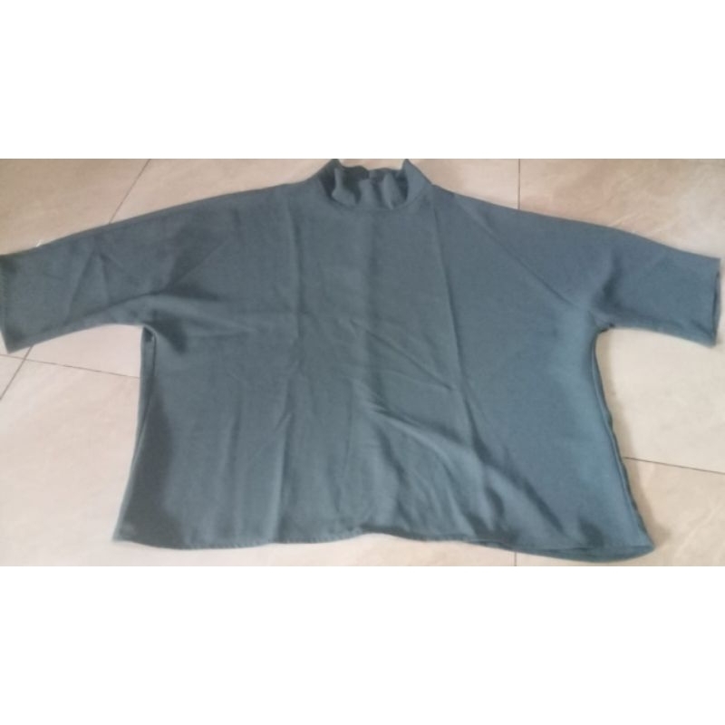 Uniqlo Atasan Wanita