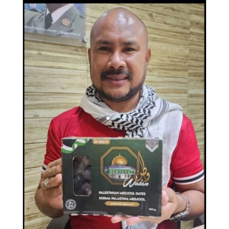 

KURMA MEDJOUL WATAN JUMBO @ 1 KG , ORGANIK DAN 100 % ASLI PALESTINA