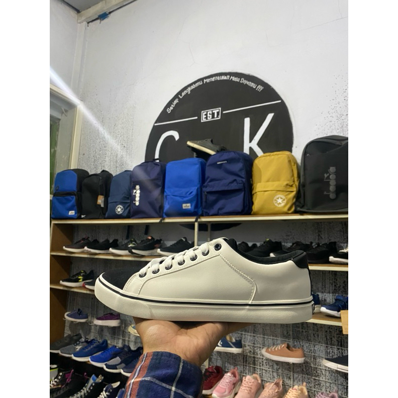 Airwalk ALAN White