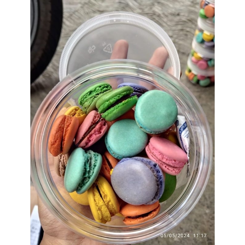 

Macaron mini murah / Kemasan toples / Isi 15 & 25 biji / Macaron enak super murah