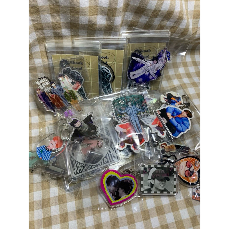 PRELOVED KEYCHAIN BTS