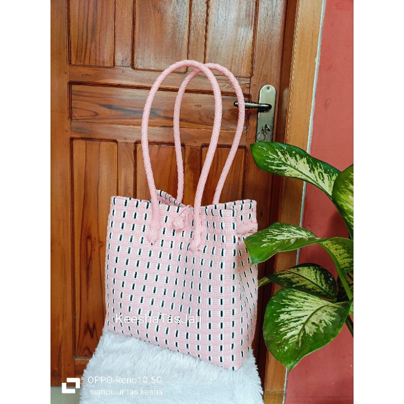 Tas anyaman plastik jali jali premium size L peach lurik