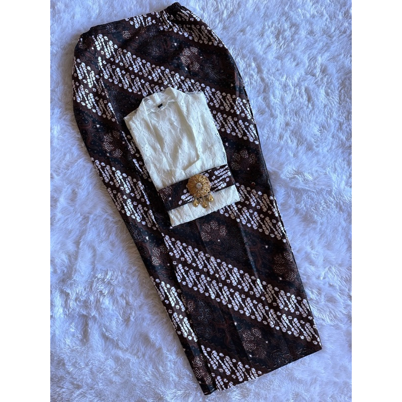 KAMEN JADI BATIK PRAMUGARI