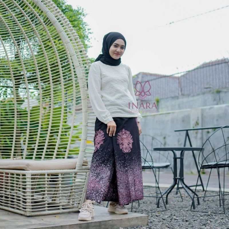 Sarongku.id - Sarung Batik Inara Motif 51 Hitam Pink Bunga - Sarung Batik Wanita - sarung santri put