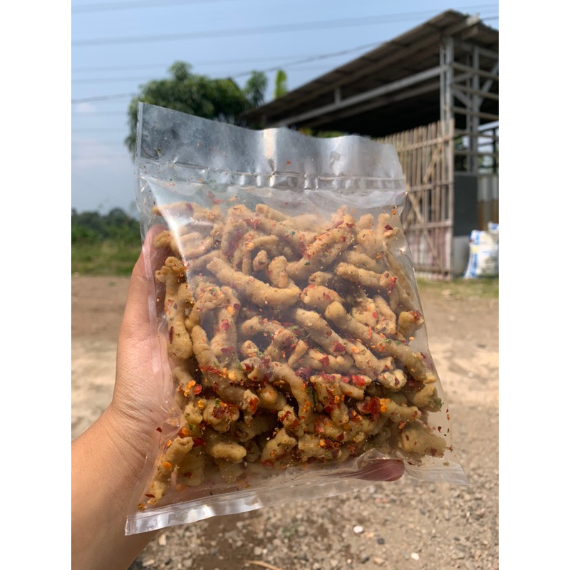 

Usus Krispi / kripik usus 250Gram / 250Gram usus Crispy bumbu Pedas daun jeruk