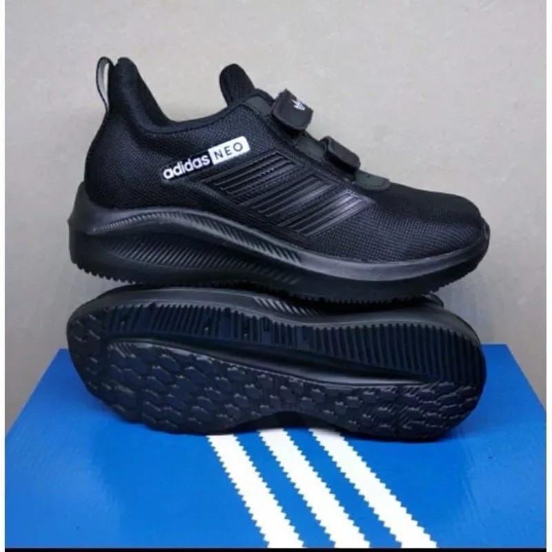 SEPATU ANAK ADIDAS HITAM POLOS PAUD,TK,SD,SMP KUALITAS PREMIUM