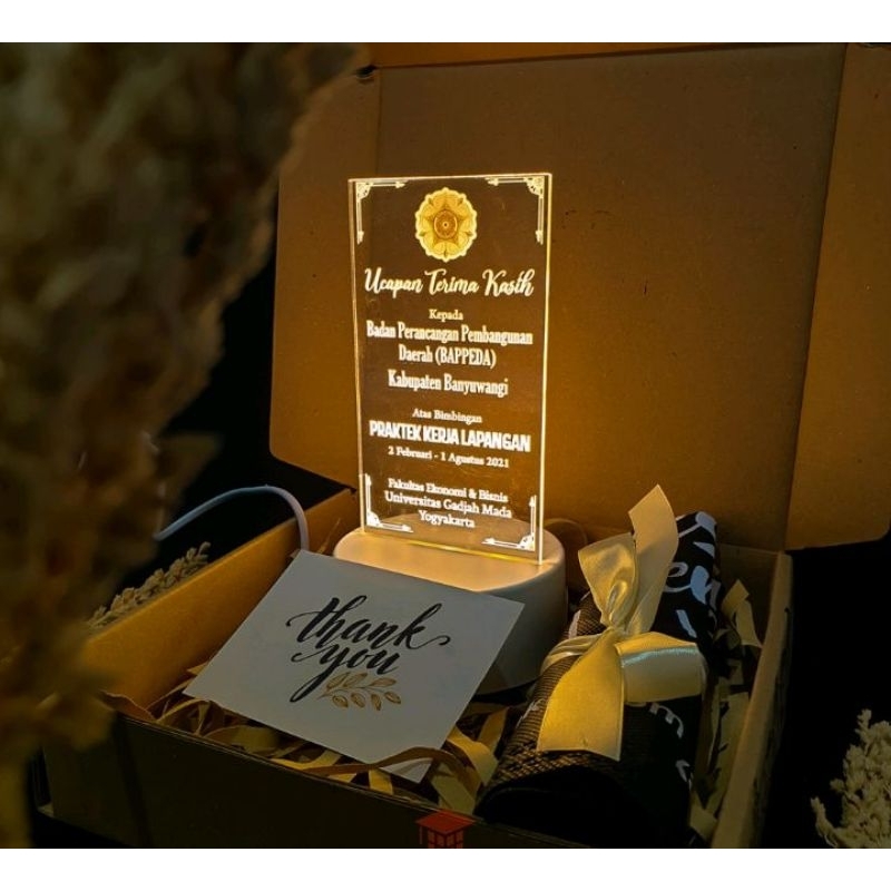 Plakat akrilik Custom wisuda/ultah/kado