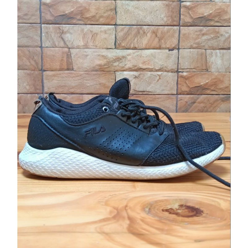 (P.Q) Sepatu Fila FXT One JR Uk 38 (Preloved)